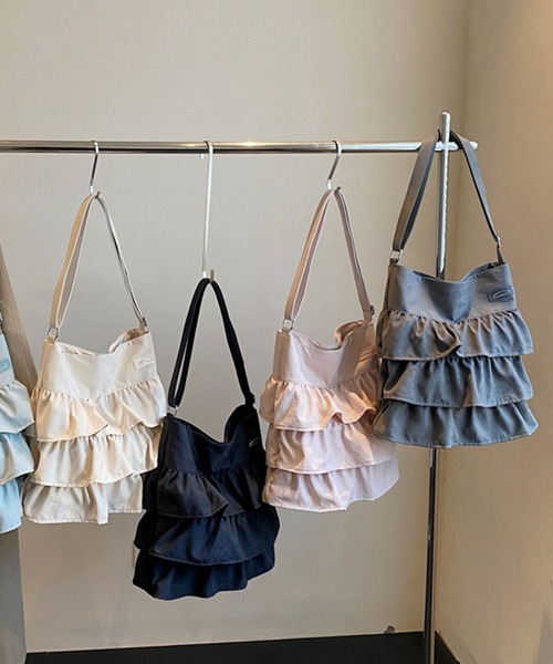 aimoha(アイモハ)の「フリルワンショルダートートバッグ(ショルダーバッグ・レディース・グレー/オフホワイト/ブラック/ピンク・FREE)」の17枚目の写真