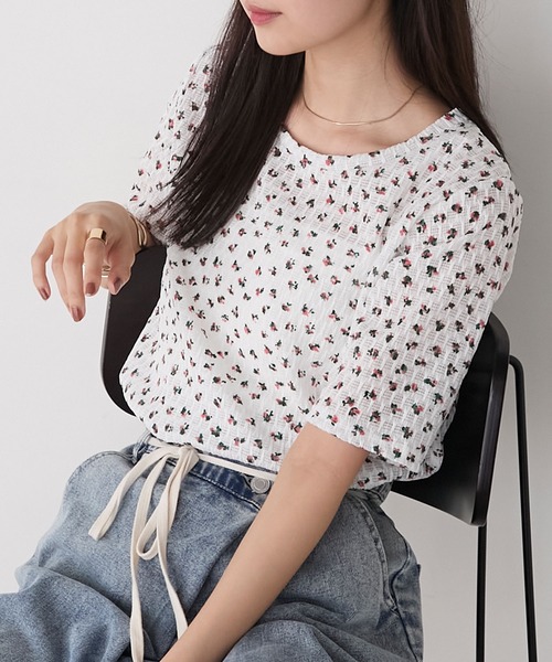 【forksy.】小花柄シャーリングコンパクトシアーTシャツ