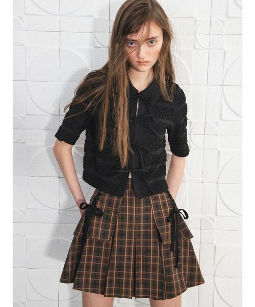 CALNAMUR（カルナムール）の「レースアップタックミニスカート（スカート・レディース・その他1/グレー・SMALL/MEDIUM）」の4枚目の写真