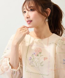 ローズティアラ　スカーフプリント　プルオーバーブラウス　花柄 ローズティアラ スカーフプリント プルオーバーブラウス 花柄