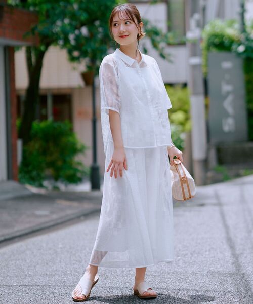 COHINA(コヒナ)の「ギャザーメッシュオーバーシャツブラウス 【低身長・小柄女性】(シャツ/ブラウス・レディース・ブラック/ホワイト・ONE SIZE)」の8枚目の写真