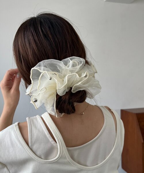 CAPRICIEUX LE'MAGE（カプリシューレマージュ）の「〈GOLDY/ゴールディ〉オーガンジーシルバードットシュシュ（シュシュ・レディース・ブルー/ホワイト/ブラウン/ピンク・FREE）」の5枚目の写真