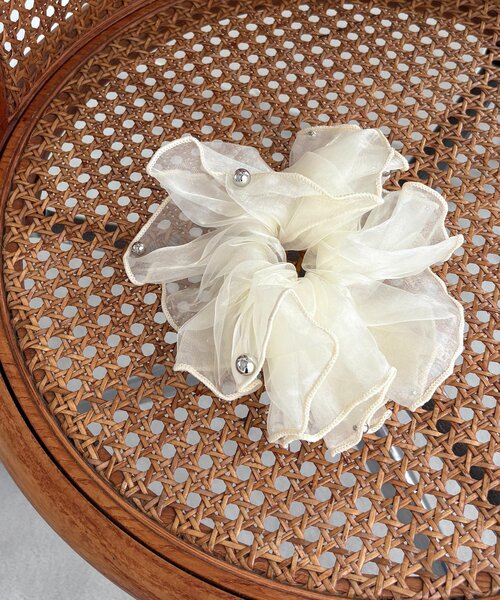 CAPRICIEUX LE'MAGE（カプリシューレマージュ）の「〈GOLDY/ゴールディ〉オーガンジーシルバードットシュシュ（シュシュ・レディース・ブルー/ホワイト/ブラウン/ピンク・FREE）」の7枚目の写真