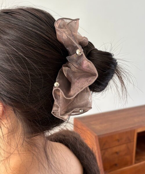 CAPRICIEUX LE'MAGE（カプリシューレマージュ）の「〈GOLDY/ゴールディ〉オーガンジーシルバードットシュシュ（シュシュ・レディース・ブルー/ホワイト/ブラウン/ピンク・FREE）」の12枚目の写真