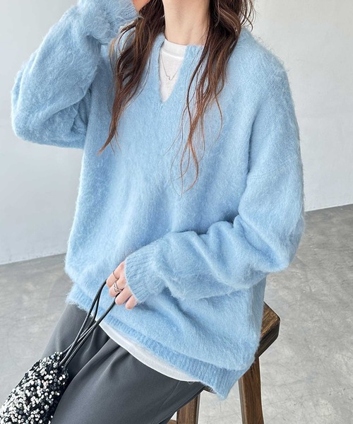 GeeRA（ジーラ）の「ふんわり！オーバーサイズキーネック起毛シャギーニット（ニット/セーター・レディース・ベージュ/グレー/ブルー・MEDIUM/LARGE/X-LARGE）」の16枚目の写真