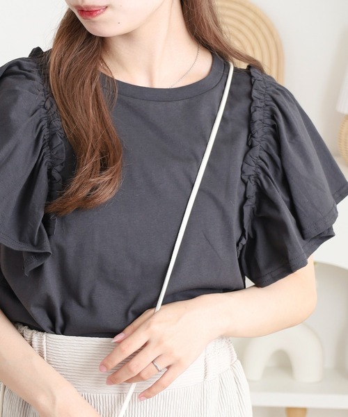atONE(アットワン)の「ショルダーフリルフレンチスリーブTシャツ(Tシャツ/カットソー・レディース・チャコールグレー/ホワイト/ミント/ピンクベージュ/ブラック・LL~3L/M-L/4L~5L)」の1枚目の写真