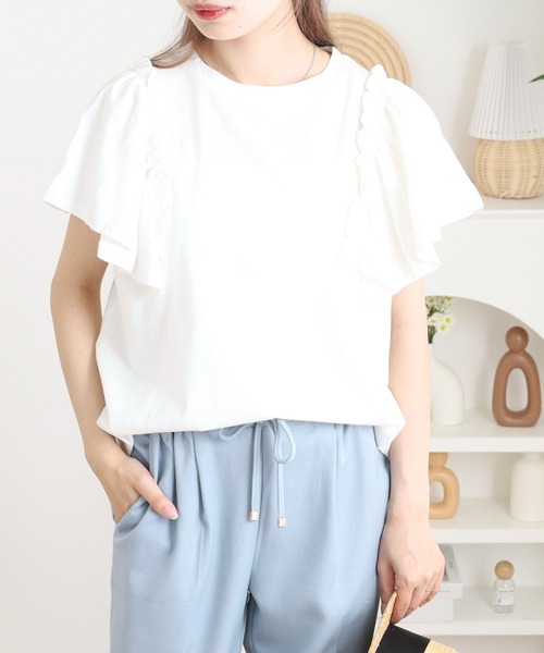 atONE(アットワン)の「ショルダーフリルフレンチスリーブTシャツ(Tシャツ/カットソー・レディース・チャコールグレー/ホワイト/ミント/ピンクベージュ/ブラック・LL~3L/M-L/4L~5L)」の11枚目の写真