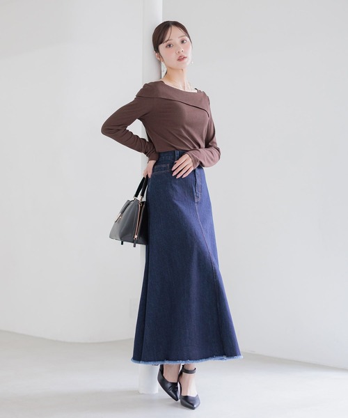 Andemiu（アンデミュウ）の「オフショルカットソー586711（Tシャツ/カットソー・レディース・ブラック/ブラウン・FREE）」の9枚目の写真