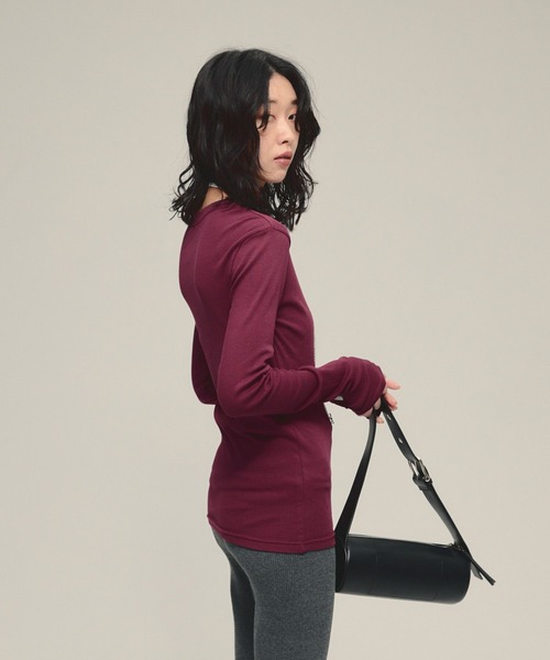 eL（エル）の「【eL】Sheer Fit Rib Pullover LS/583675（Tシャツ/カットソー・レディース・ブラック/ライトブルー/オフホワイト/レッド/ボルドー・FREE）」の19枚目の写真