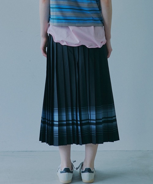 LE CIEL BLEU(ルシェルブルー)の「プリーツスカートwマルチストライププリント / Pleated Skirt w/Multi-Striped Print(スカート・レディース・ネイビー・34/36/38)」の7枚目の写真