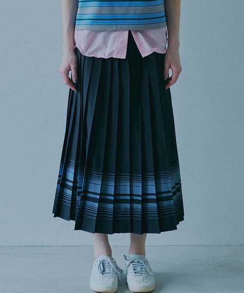LE CIEL BLEU(ルシェルブルー)の「プリーツスカートwマルチストライププリント / Pleated Skirt w/Multi-Striped Print(スカート・レディース・ネイビー・34/36/38)」の6枚目の写真