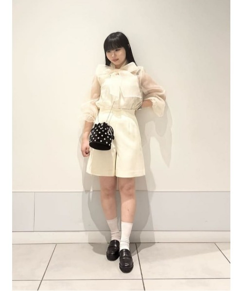 LOULOU WILLOUGHBY(ルルウィルビー)の「【LOULOU WILLOUGHBY】パール刺繍ベロア巾着ハンドバッグ(ショルダーバッグ・レディース・ブラック/ブラック系その他・FREE)」の15枚目の写真