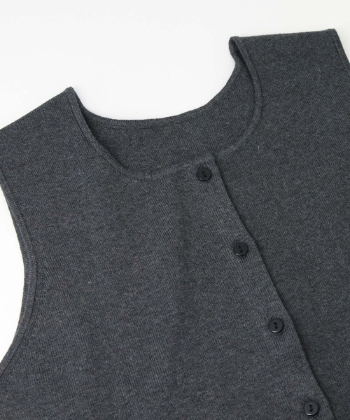 Gready Brilliant（グレディブリリアン）の「フリルヘム2WAYベスト