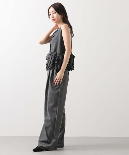 Gready Brilliant（グレディブリリアン）の「フリルヘム2WAYベスト