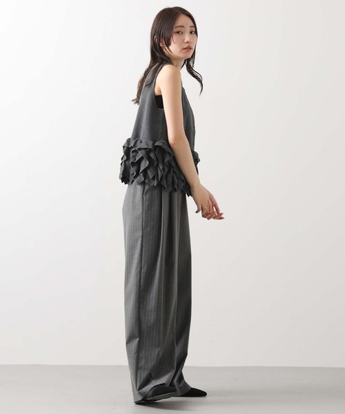 Gready Brilliant（グレディブリリアン）の「フリルヘム2WAYベスト