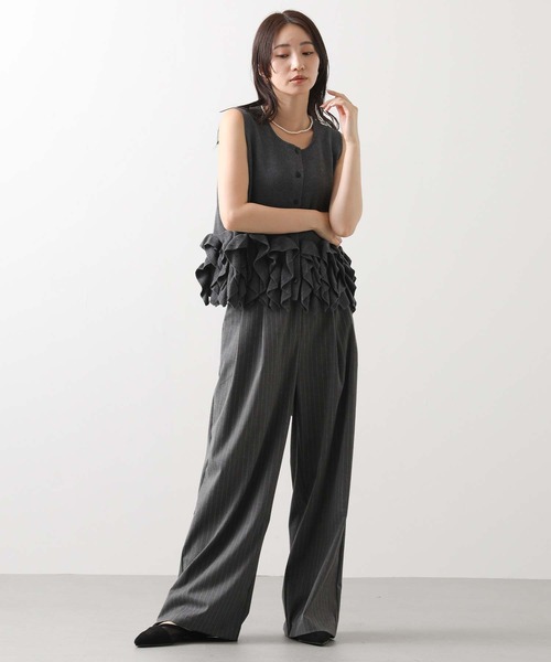 Gready Brilliant（グレディブリリアン）の「フリルヘム2WAYベスト