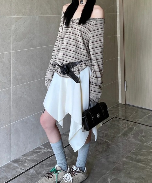 DIAVEL(ディアベル)の「【新色追加入荷済】Off Shoulder Retro ボーダートップ(Tシャツ/カットソー・レディース・グレー/ベージュ/ブラック・M)」の7枚目の写真