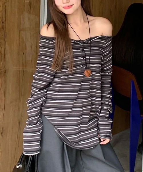 DIAVEL(ディアベル)の「【新色追加入荷済】Off Shoulder Retro ボーダートップ(Tシャツ/カットソー・レディース・グレー/ベージュ/ブラック・M)」の5枚目の写真