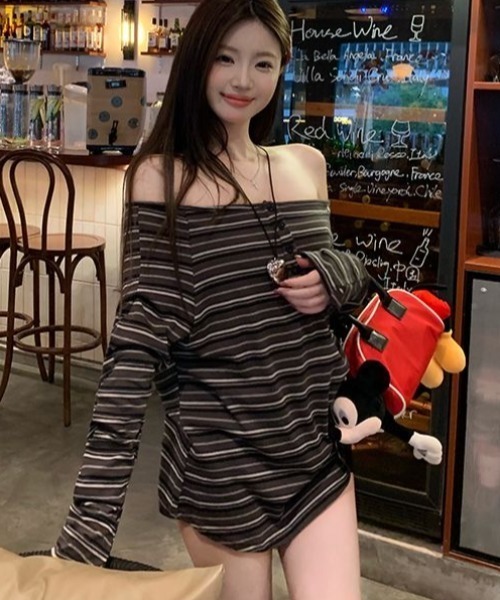 DIAVEL(ディアベル)の「【新色追加入荷済】Off Shoulder Retro ボーダートップ(Tシャツ/カットソー・レディース・グレー/ベージュ/ブラック・M)」の15枚目の写真