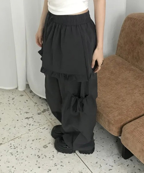 HALEY PESCA（ヘーリーペスカ）の「HALEY PESCA/レイヤード風　カジュアルガーリーナイロンパンツ（カーゴパンツ・レディース・グレー/ブラック/ピンク・FREE）」の5枚目の写真