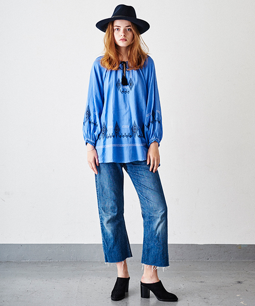 Omekashi（オメカシ）の「【Omekashi】刺繍チュニック（シャツ/ブラウス・レディース・オフホワイト/ブラック/ブルー・FREE）」の4枚目の写真