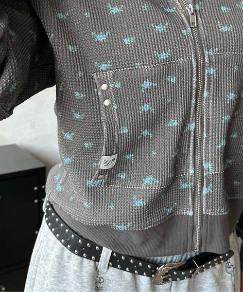 sedacle girl(セダクルガール)の「花柄ワッフルジップパーカー(パーカー・レディース・グレー/チャコールグレー・SMALL/MEDIUM)」の22枚目の写真