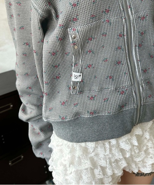 sedacle girl(セダクルガール)の「花柄ワッフルジップパーカー(パーカー・レディース・グレー/チャコールグレー・SMALL/MEDIUM)」の4枚目の写真
