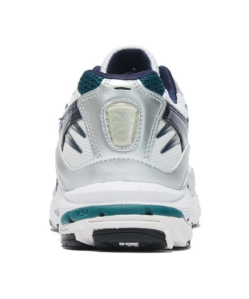 MIZUNO(ミズノ )の「MIZUNO WAVE RIDER 10(ミズノ ウエーブライダー 10)(スニーカー・メンズ・ホワイト系1/ホワイト系2/ホワイト系・26cm/26.5cm/27cm/27.5cm/28cm/28.5cm/29cm/24cm/24.5cm/25cm/25.5cm/30cm/23cm/23.5cm)」の10枚目の写真