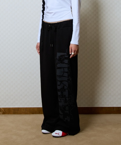 LUVISTRUE(ラヴイズトゥルー)の「GT LOGO SWEATPANTS(スウェットパンツ・レディース・ホワイト/ブラック・FREE)」の4枚目の写真