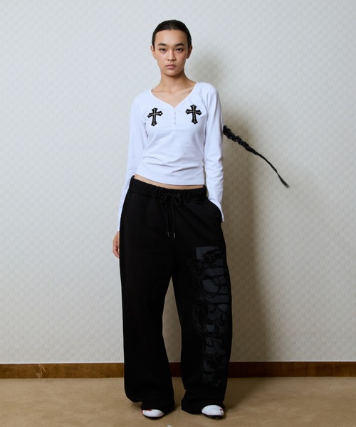 LUVISTRUE(ラヴイズトゥルー)の「GT LOGO SWEATPANTS(スウェットパンツ・レディース・ホワイト/ブラック・FREE)」の6枚目の写真