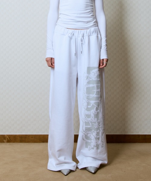 LUVISTRUE(ラヴイズトゥルー)の「GT LOGO SWEATPANTS(スウェットパンツ・レディース・ホワイト/ブラック・FREE)」の7枚目の写真
