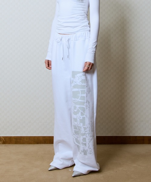 LUVISTRUE(ラヴイズトゥルー)の「GT LOGO SWEATPANTS(スウェットパンツ・レディース・ホワイト/ブラック・FREE)」の8枚目の写真