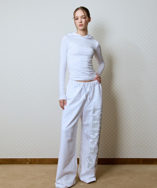 LUVISTRUE(ラヴイズトゥルー)の「GT LOGO SWEATPANTS(スウェットパンツ・レディース・ホワイト/ブラック・FREE)」の9枚目の写真