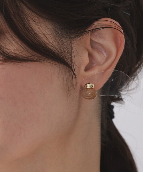 OPAQUE.CLIP(オペークドットクリップ)の「カラー&フェイクパールアソートピアス(ピアス(両耳用)・レディース・オフホワイト/シルバー/ゴールド・00)」の7枚目の写真