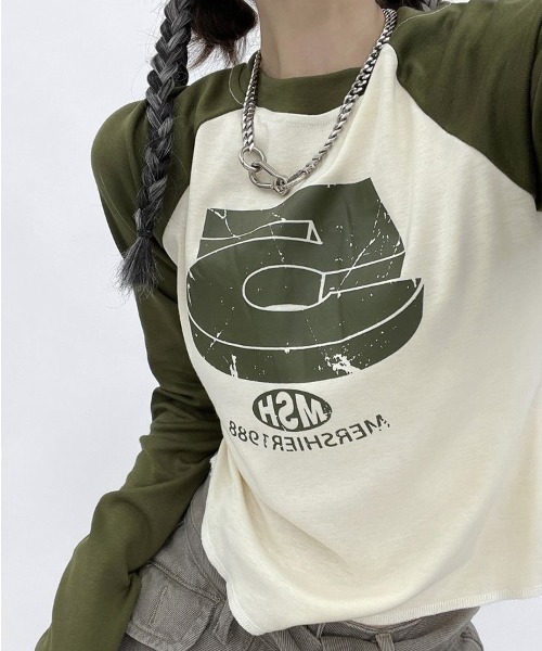 semuse(セミューズ)の「ロゴプリントクロップド丈ラグランロンT(Tシャツ/カットソー・レディース・カーキ/ネイビー・S/M)」の6枚目の写真