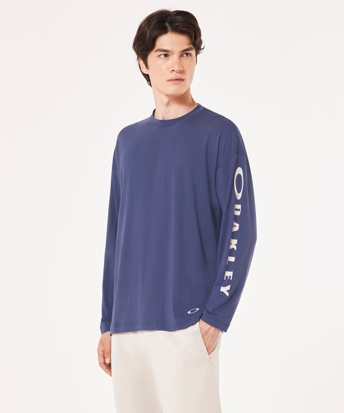 OAKLEY(オークリー)の「オークリー ENHANCE QD LS TEE SLV EVO 3.7/ロンT/長袖/吸汗速乾/抗菌防臭/スポーツ・トレーニング/OAKLEY(Tシャツ/カットソー・メンズ・ブラック/ホワイト/ネイビー・XL/XS/S/L/M)」の3枚目の写真