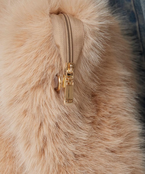 AO2(アオズ)の「Fluffy 2WAY Faux Fur Tote Bag / ふんわり 2WAY フェイクファートートバッグ(トートバッグ・レディース・ホワイト/ベージュ/グレー/ブラック/カーキ・FREE)」の14枚目の写真