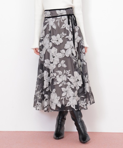 JILL by JILL STUART(ジルバイジルスチュアート)の「◇ベロアリボンオパールフラワースカート(スカート・レディース・ブラック/ブルー/ホワイト・SMALL/MEDIUM)」の12枚目の写真