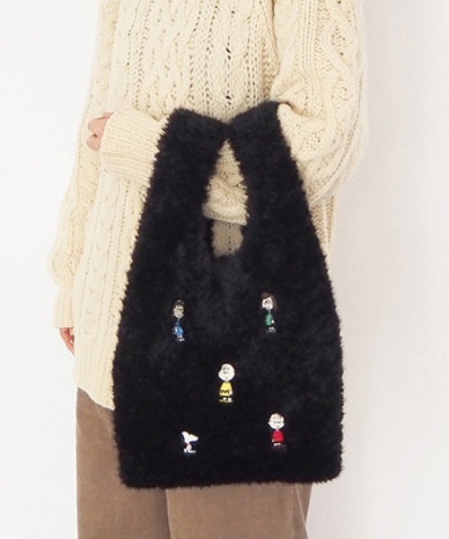 PEANUTS（ピーナッツ）の「PEANUTS ファーショッパートート（トートバッグ・レディース・グレー/ブラック/ライトベージュ・FREE）」の4枚目の写真