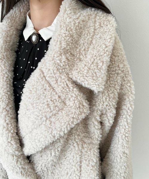 F i.n.t（フィント）の「ビッグカラーボアコート/fint フィント（その他アウター・レディース・ライトグレー/オフホワイト・FREE）」の7枚目の写真