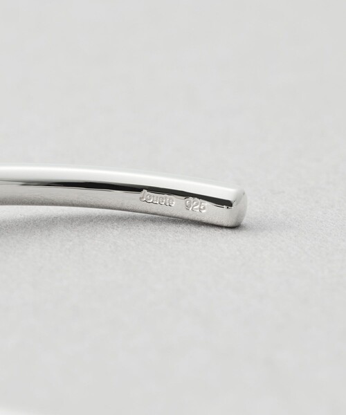 Jouete(ジュエッテ)の「バングル ブラックカルセドニー(バングル/リストバンド・レディース・シルバー・FREE)」の3枚目の写真