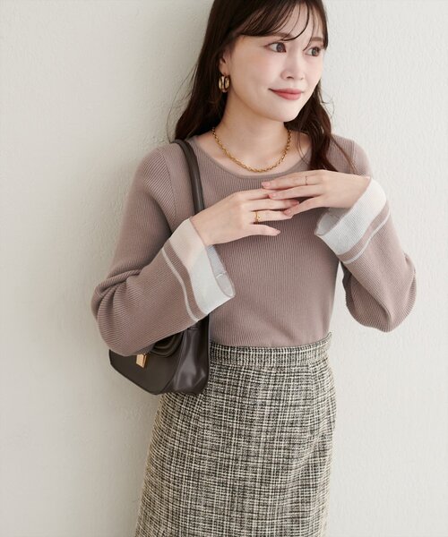 natural couture（ナチュラルクチュール）の「袖口シアーフレアニット（ニット/セーター・レディース・グレー/オフホワイト/ブラック/グレイッシュベージュ/ブラウン・FREE）」の5枚目の写真