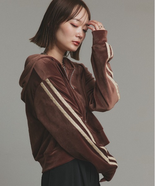 ad thie（アドティエ）の「サイドラインジップ ベロアパーカー（パーカー・レディース・ブラウン/ブラック・FREE）」の12枚目の写真