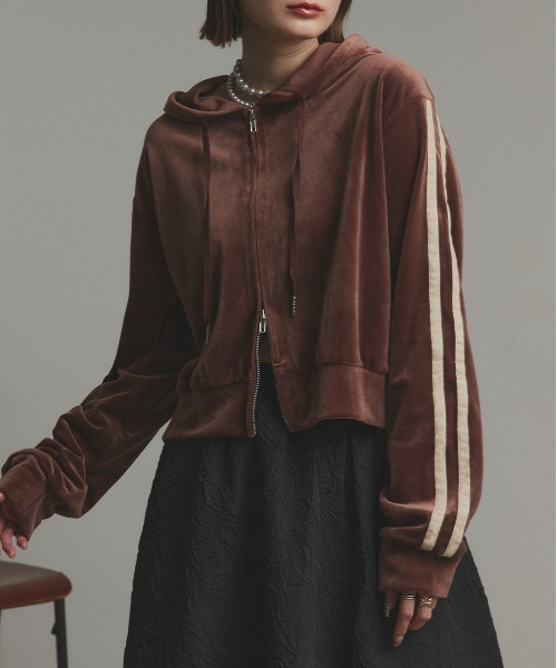 ad thie（アドティエ）の「サイドラインジップ ベロアパーカー（パーカー・レディース・ブラウン/ブラック・FREE）」の7枚目の写真