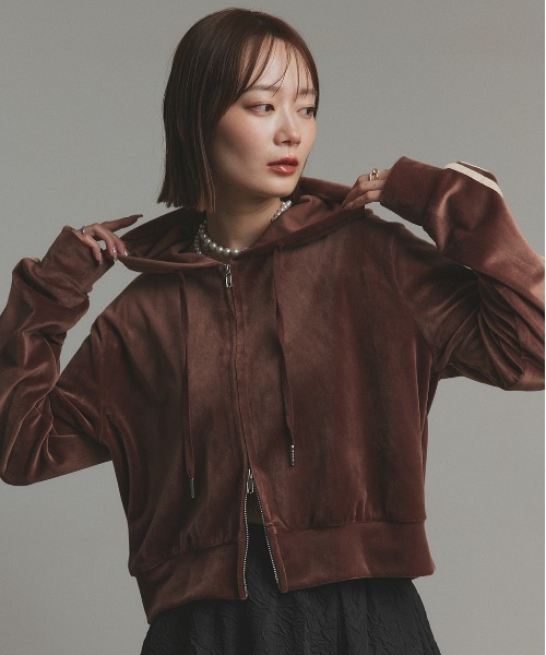 ad thie（アドティエ）の「サイドラインジップ ベロアパーカー（パーカー・レディース・ブラウン/ブラック・FREE）」の5枚目の写真