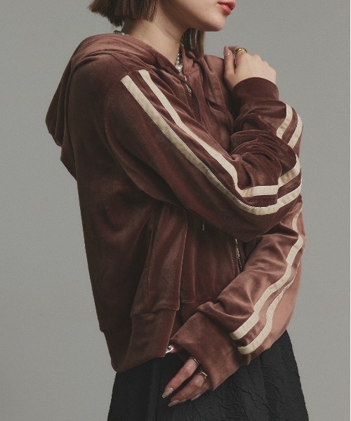 ad thie（アドティエ）の「サイドラインジップ ベロアパーカー（パーカー・レディース・ブラウン/ブラック・FREE）」の9枚目の写真