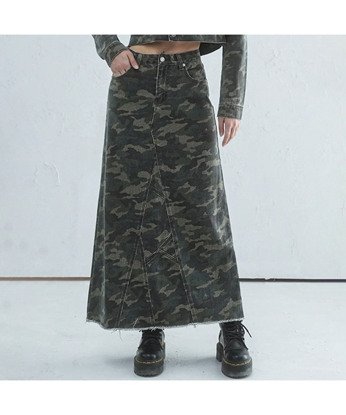 AVANDRESS(アバンドレス )の「Camouflage Long Denim Skirt CAMO(スカート・レディース・カーキ・SMALL/MEDIUM/LARGE)」の1枚目の写真