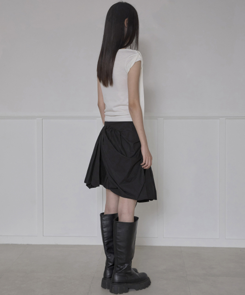 FLAREUP(フレアアップ)の「Asymmetrical Draped Layered Skirt (FL-252_Black)(スカート・レディース・ブラック・2/1)」の10枚目の写真