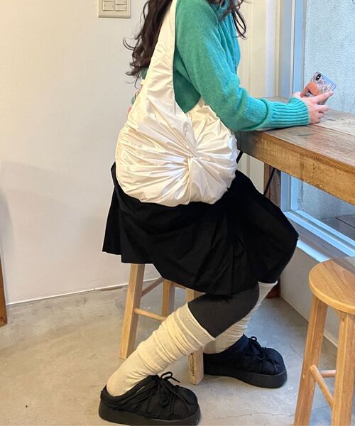 FLAREUP(フレアアップ)の「Asymmetrical Draped Layered Skirt (FL-252_Black)(スカート・レディース・ブラック・2/1)」の14枚目の写真