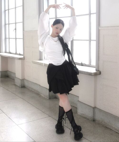 FLAREUP(フレアアップ)の「Asymmetrical Draped Layered Skirt (FL-252_Black)(スカート・レディース・ブラック・2/1)」の18枚目の写真